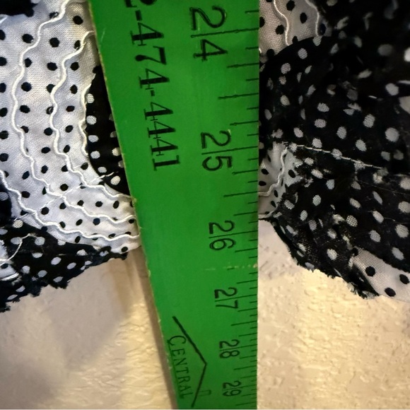 I.C. By Connie K Black/White Trim Cotton Embellished Rosette Blouse sz M - Picture 8 of 8